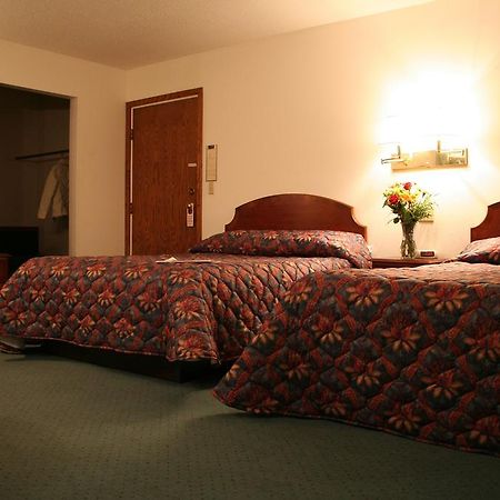 University Inn Cedar Falls Habitación foto